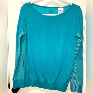 Women’s Nike dry-fit pullover | Size M | Teal | EUC